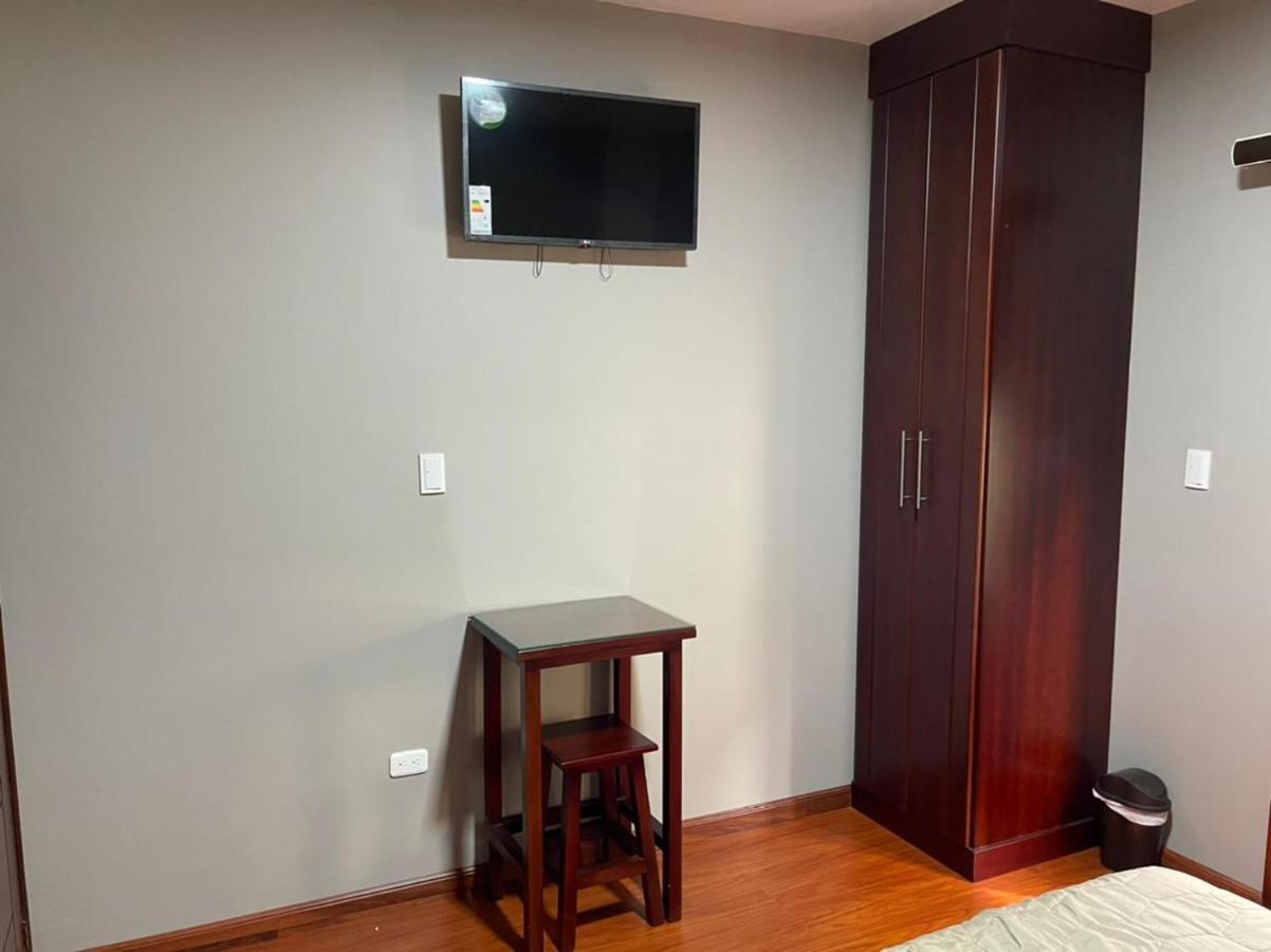 Chaperon Lodging Aparthotel Alausi Bagian luar foto