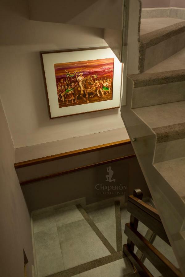 Chaperon Lodging Aparthotel Alausi Bagian luar foto