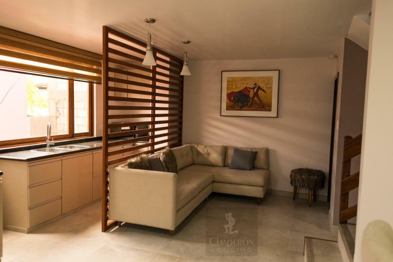 Chaperon Lodging Aparthotel Alausi Bagian luar foto