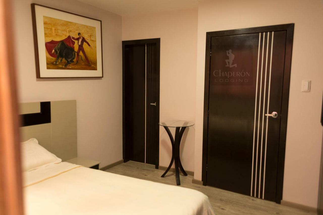Chaperon Lodging Aparthotel Alausi Bagian luar foto